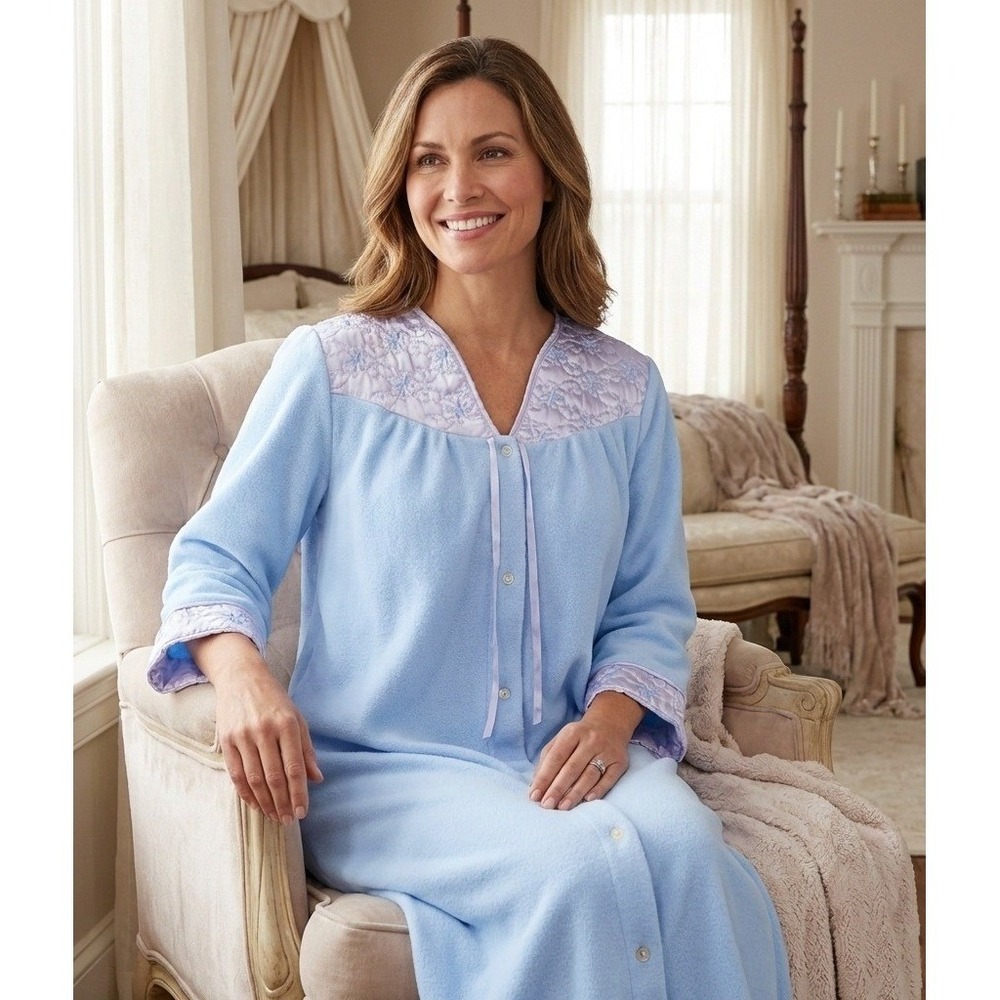 Carrieage‎ Court Night Gown Women's M Blue Grannycore Embroidered Cozy Sleepwear